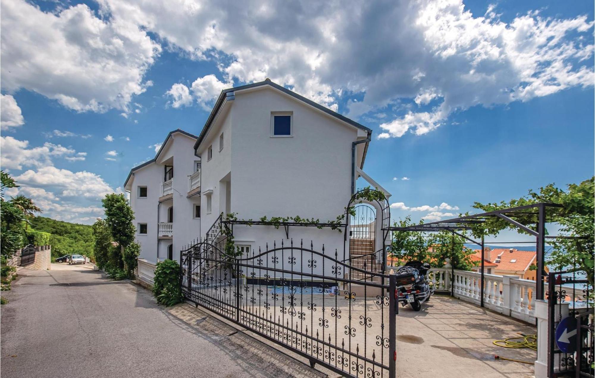 Stunning Apartment In Crikvenica With Kitchen Kültér fotó
